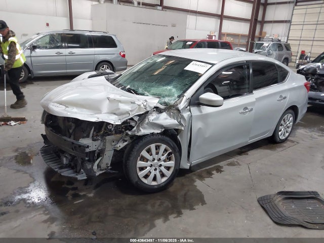 2018 Nissan Sentra S მანქანა იყიდება აუქციონზე, vin: 3N1AB7AP6JY247875, აუქციონის ნომერი: 43643497