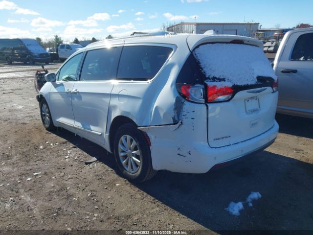 2018 CHRYSLER PACIFICA 2C4RC1EG0JR228226 Photo 2