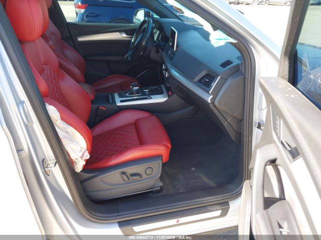 2018 AUDI SQ5 WA1A4AFY2J2135993 Photo 4