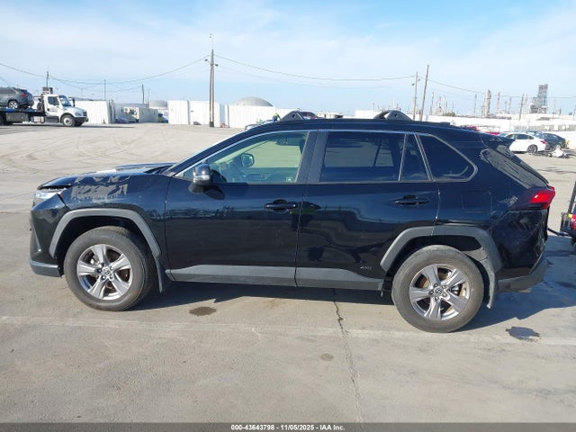 JTMMWRFV7RD219101 Toyota Rav4 Hybrid Le