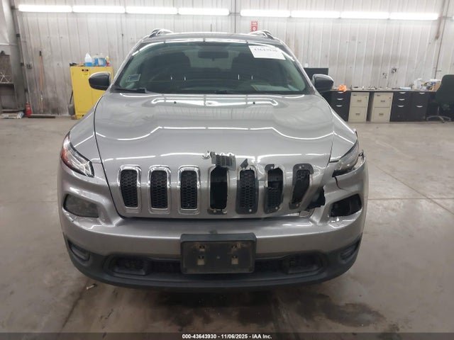 1C4PJLAB8GW257833 Jeep Cherokee Sport