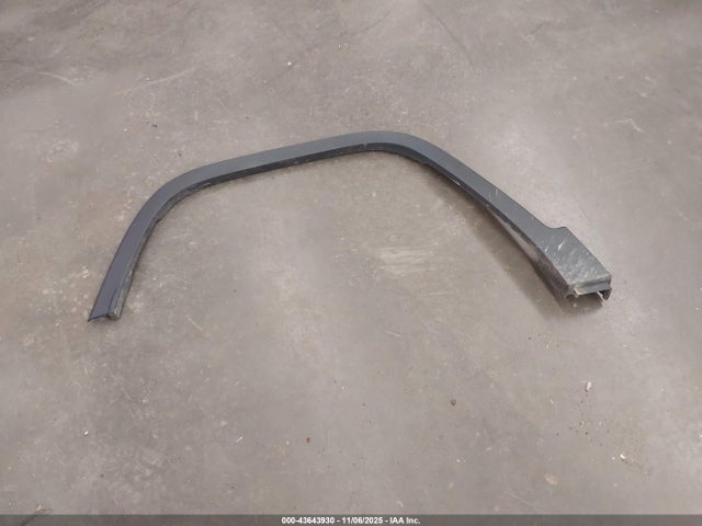 1C4PJLAB8GW257833 Jeep Cherokee Sport