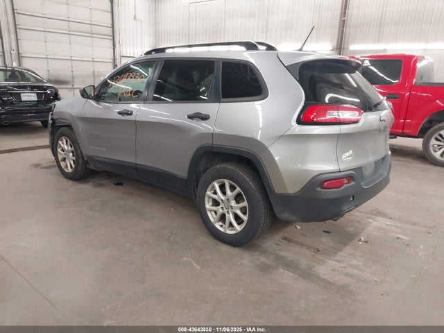 1C4PJLAB8GW257833 Jeep Cherokee Sport
