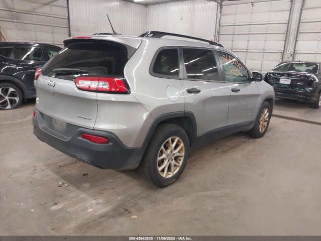 1C4PJLAB8GW257833 Jeep Cherokee Sport