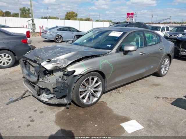 2019 VOLVO S60 7JR102FK3KG009120 Photo 1