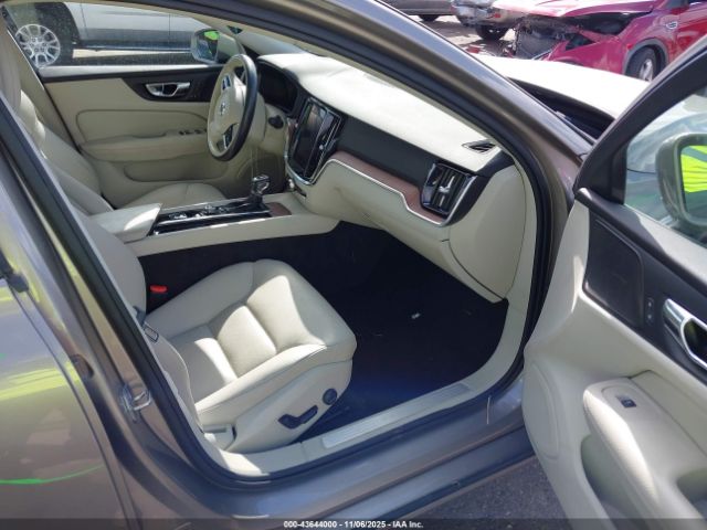 2019 VOLVO S60 7JR102FK3KG009120 Photo 4
