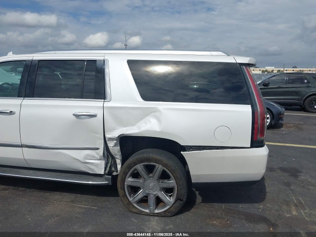 2016 CADILLAC ESCALADE ESV 1GYS3HKJ4GR254315 Photo 5