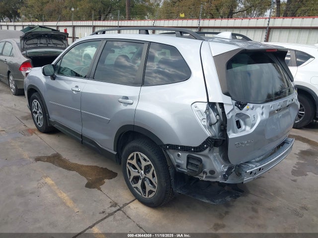 2022 SUBARU FORESTER JF2SKADC8NH431404 Photo 2