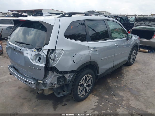 2022 SUBARU FORESTER JF2SKADC8NH431404 Photo 3