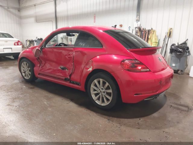 2017 VOLKSWAGEN BEETLE 3VWJ17AT7HM628677 Photo 2