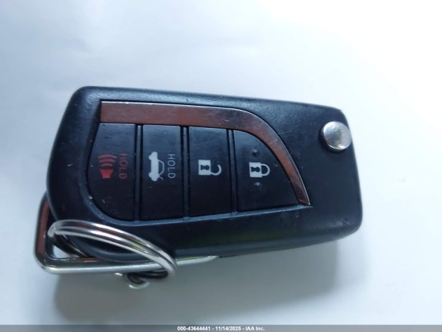 Продажа на аукционе авто 2021 Toyota Camry Se, vin: 4T1G11AK2MU524990, номер лота: 43644441