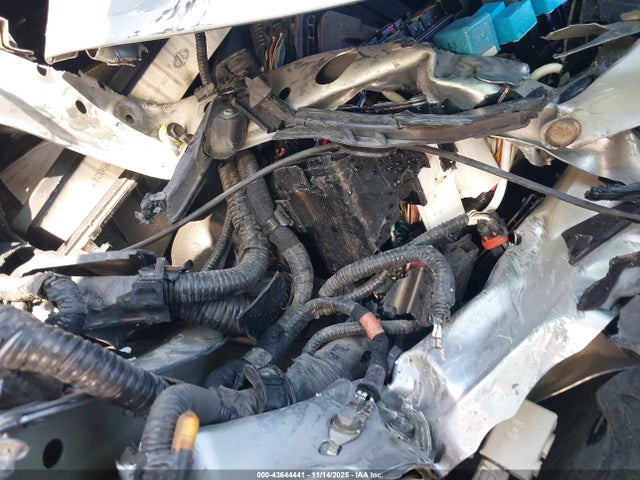 Продажа на аукционе авто 2021 Toyota Camry Se, vin: 4T1G11AK2MU524990, номер лота: 43644441