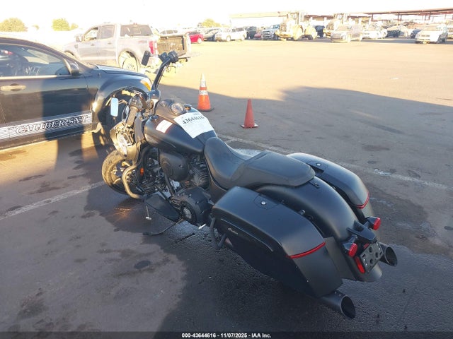 43644616 :رقم المزاد ، 56KTJDDB6M3396544 vin ، 2021 Indian Motorcycle Co. Springfield Dark Horse مزاد بيع