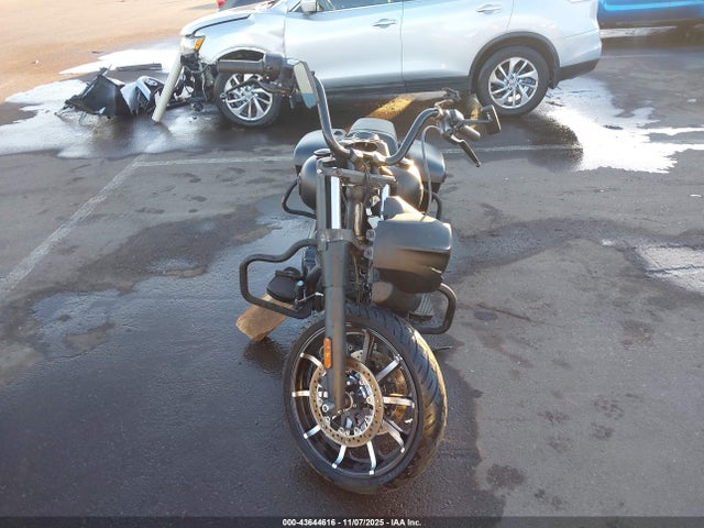 43644616 :رقم المزاد ، 56KTJDDB6M3396544 vin ، 2021 Indian Motorcycle Co. Springfield Dark Horse مزاد بيع
