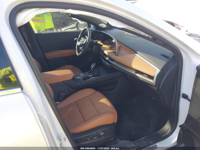 2024 CADILLAC XT4 1GYFZCR40RF173450 Photo 4
