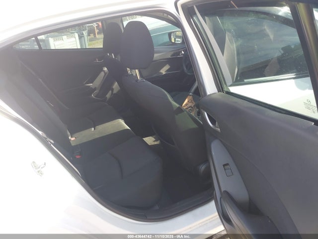 JM1BM1K76E1122067 Mazda Mazda3 I Sport