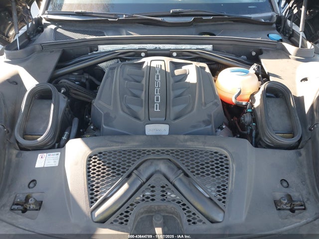 2017 PORSCHE MACAN WP1AB2A50HLB13315 Photo 9