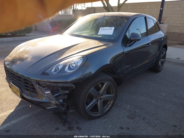 2017 PORSCHE MACAN WP1AB2A50HLB13315 Photo 1