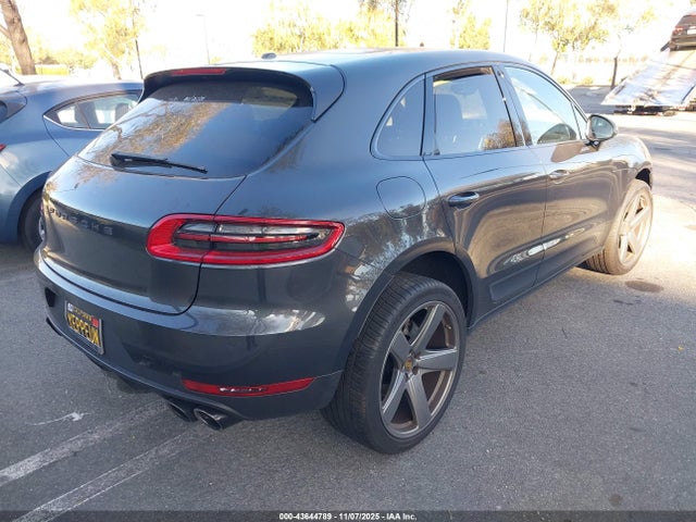 2017 PORSCHE MACAN WP1AB2A50HLB13315 Photo 3