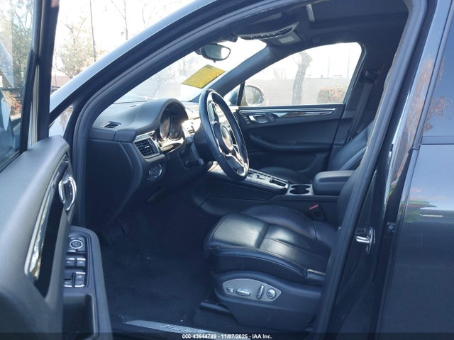 2017 PORSCHE MACAN WP1AB2A50HLB13315 Photo 4
