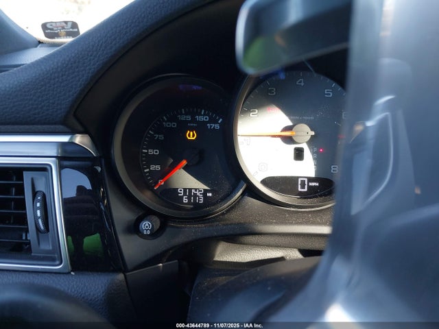 2017 PORSCHE MACAN WP1AB2A50HLB13315 Photo 6