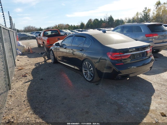 2017 BMW 740I WBA7E2C34HG740569 Photo 2