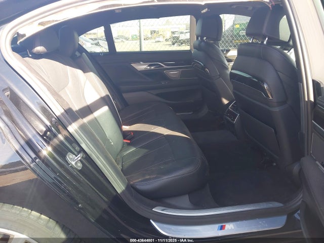 2017 BMW 740I WBA7E2C34HG740569 Photo 7