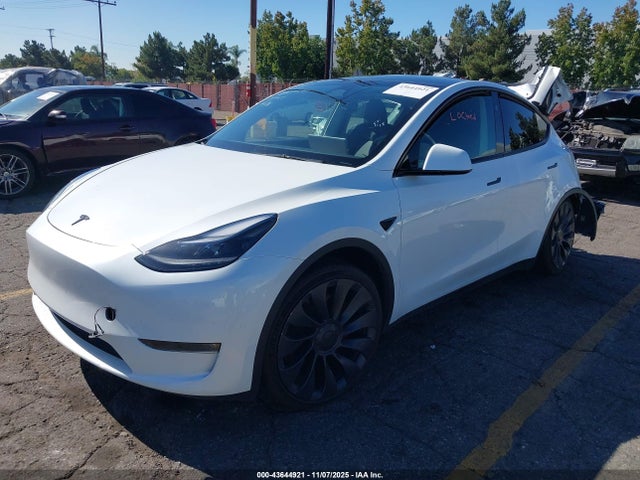 2024 TESLA MODEL Y 7SAYGDEF4RF057466 Photo 1