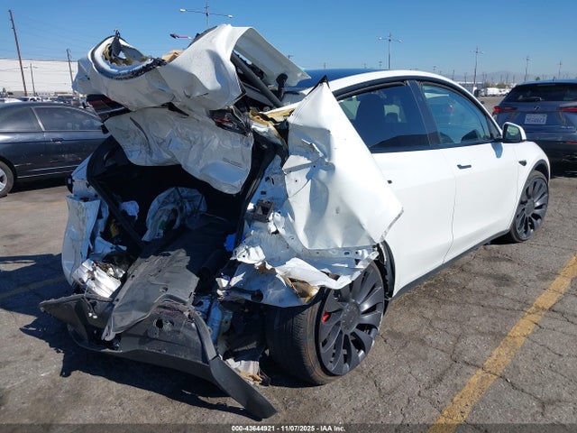 2024 TESLA MODEL Y 7SAYGDEF4RF057466 Photo 3