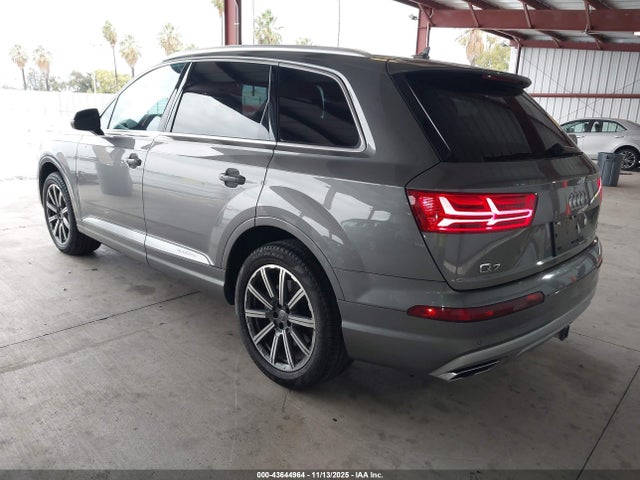 2017 AUDI Q7 WA1LAAF7XHD016242 Photo 2
