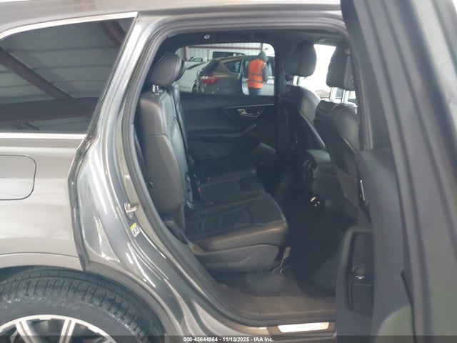 2017 AUDI Q7 WA1LAAF7XHD016242 Photo 7