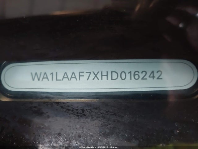 2017 AUDI Q7 WA1LAAF7XHD016242 Photo 8