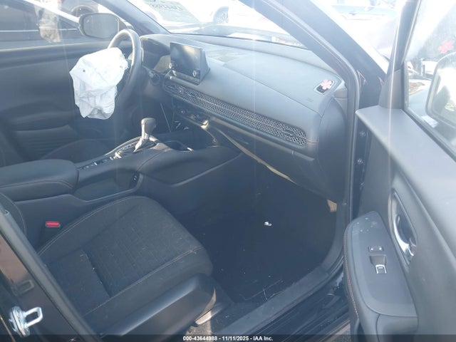 2024 HONDA HR-V 3CZRZ1H50RM761313 Photo 4