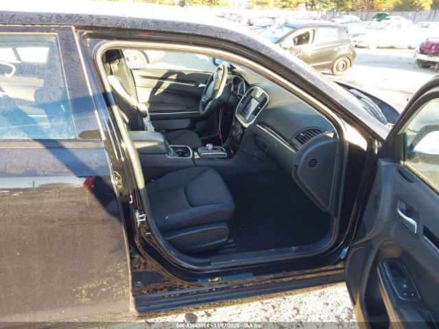 2023 CHRYSLER 300 2C3CCAAG5PH620648 Photo 4