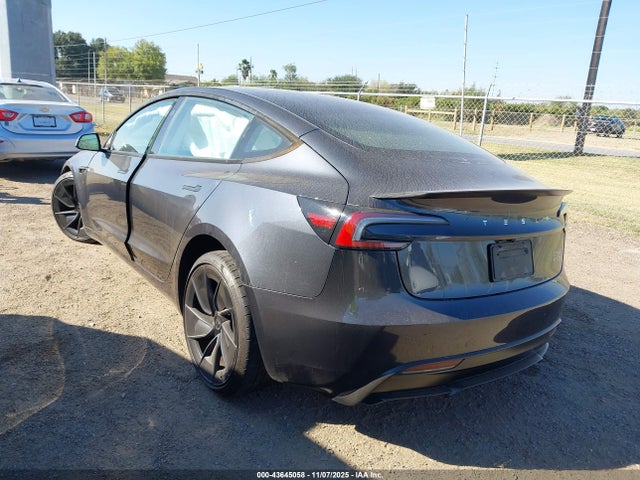 2025 TESLA MODEL 3 5YJ3E1ET0SF953948 Photo 2