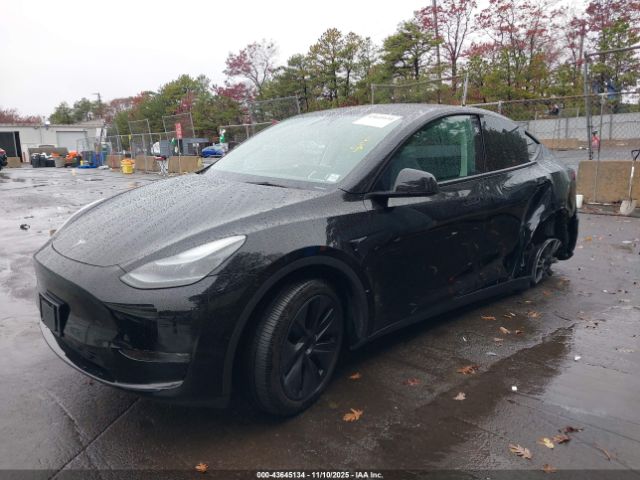 2025 TESLA MODEL Y 7SAYGDED3SF246940 Photo 1