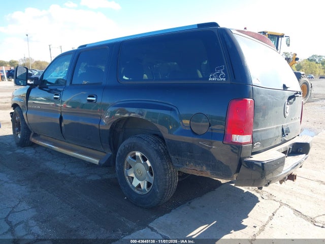 2005 CADILLAC ESCALADE ESV 3GYFK66N45G236738 Photo 2