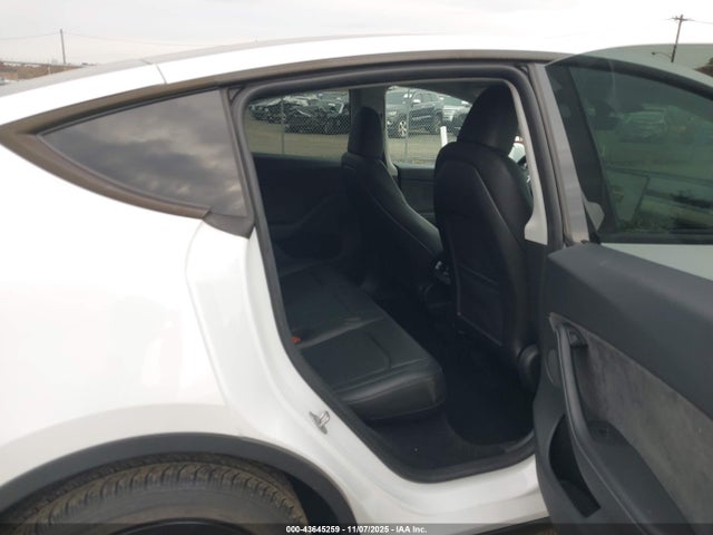2024 TESLA MODEL Y 7SAYGDEE3RA259090 Photo 7
