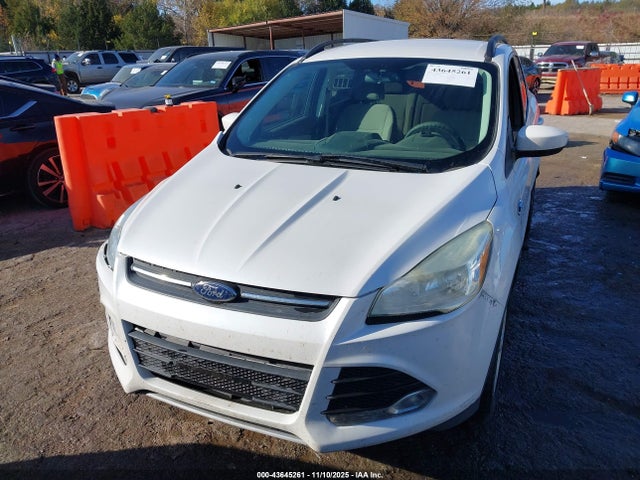 Продажа на аукционе авто 2015 Ford Escape Se, vin: 1FMCU9G9XFUC67329, номер лота: 43645261