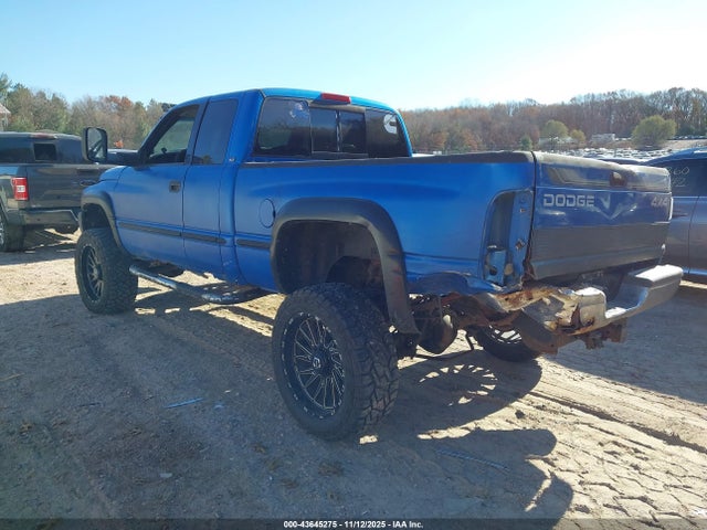 43645275 :رقم المزاد ، 1B7KF2362YJ185368 vin ، 2000 Dodge Ram 2500 St مزاد بيع