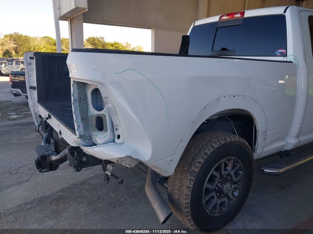 3C6UR5GL7NG252942 RAM 2500 Limited Longhorn 4x4 6&#039;4 Box