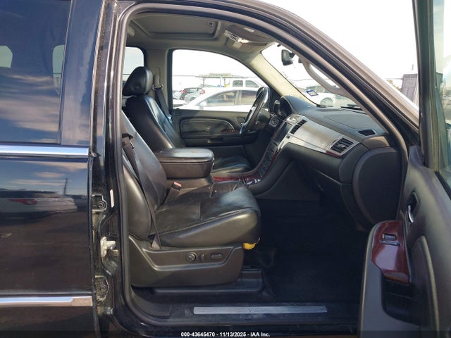 2008 CADILLAC ESCALADE ESV 1GYFK66838R166261 Photo 4
