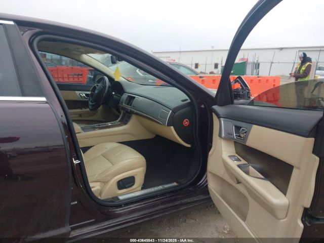 2015 JAGUAR XF SAJWA0FS0FPU79313 Photo 4