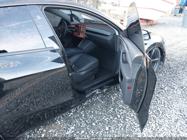 2026 TESLA MODEL Y 7SAYGDED2TF389590 Photo 4