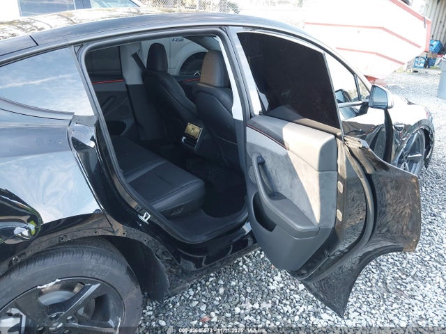 2026 TESLA MODEL Y 7SAYGDED2TF389590 Photo 7