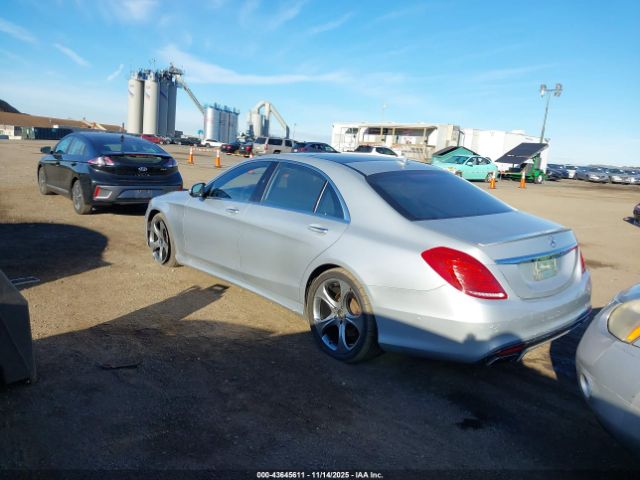2015 MERCEDES-BENZ S 550 WDDUG8FB8FA161337 Photo 2