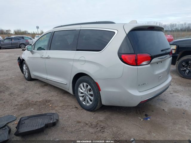 2017 CHRYSLER PACIFICA 2C4RC1BG5HR621802 Photo 2