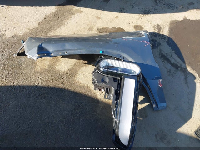 Rivian R1s 2022 7PDSGABL3NN002278 Image 12