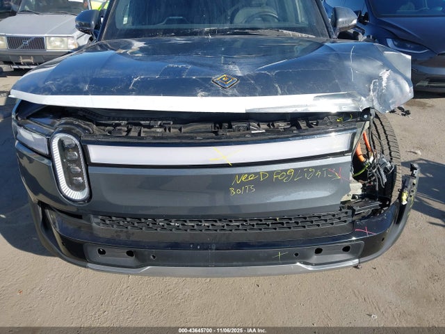 Rivian R1s 2022 7PDSGABL3NN002278 Image 16