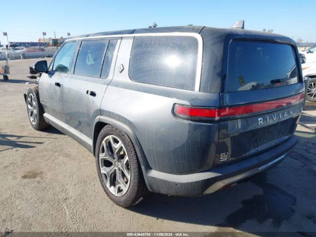 2022 RIVIAN R1S 7PDSGABL3NN002278 Photo 2
